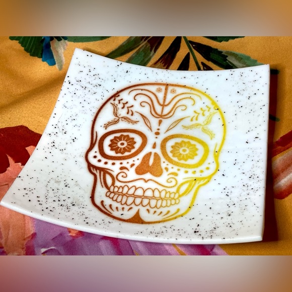 Studio Art Glass Hand Blown Sugar Skull Day of the Dead Hand Blown Glass Dish - Picture 8 of 10